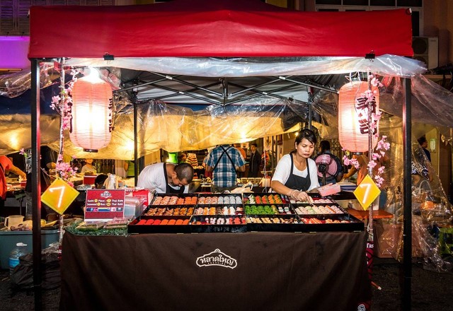 Pasar Takjil Benhil. Foto hanya ilustrasi, bukan tempat sebenarnya. Sumber: Pixabay/Michelle_Raponi.