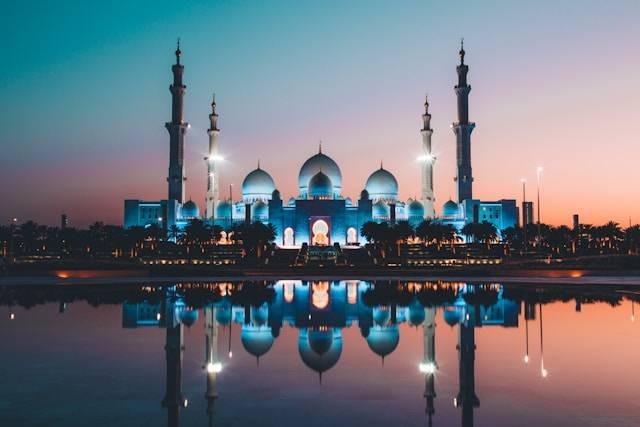 Masjid Tertua di Bandung. Foto hanya ilustrasi. Bukan tempat yang sebenarnya. Sumber foto: Unsplash/David