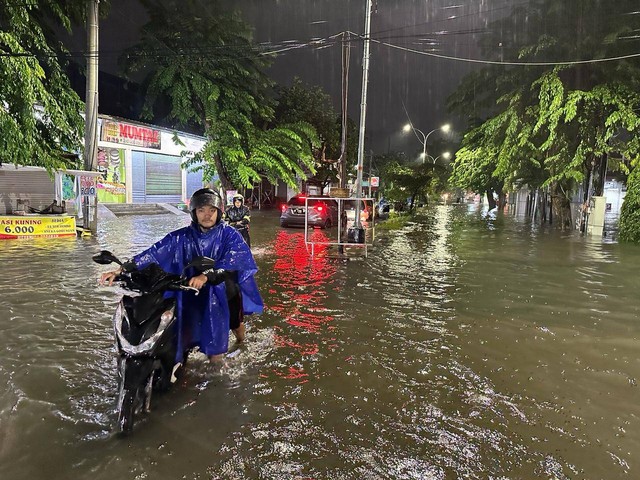 Kota Semarang dikepung banjir, Kamis (14/3). Foto: Dok. BNPB