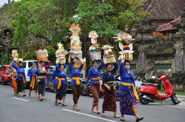 Ilustrasi: Hasil Akulturasi Budaya Masa Hindu-Budha di Indonesia dalam Bidang Religi. Sumber: Danang DKW/Pexels.com