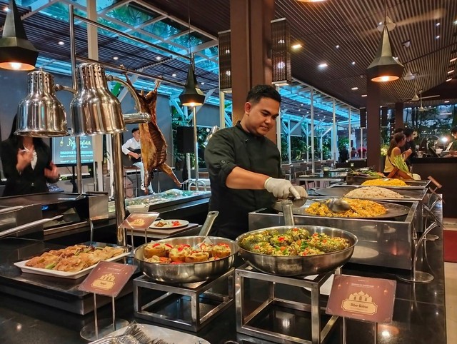 Aneka menu buka puasa bersama di Eastparc Hotel Yogyakarta. Foto: M Wulan