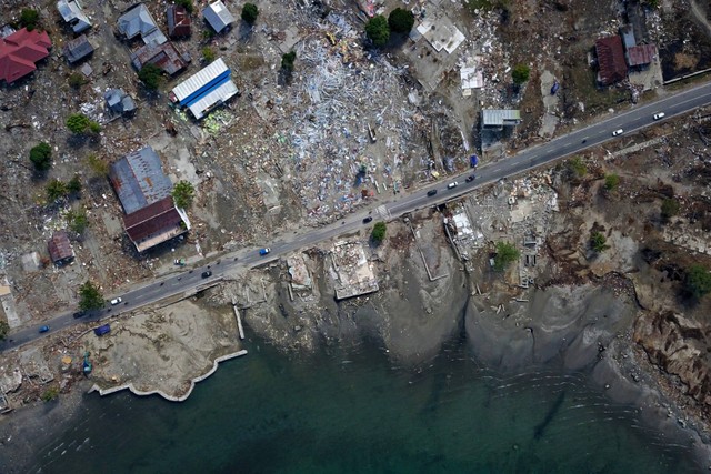 Foto udara kerusakan usai tsunami dan gempa bumi di wilayah Donggala, Sulawesi Tengah, Sabtu (5/10/2018). Foto: Jamal Ramadhan/kumparan