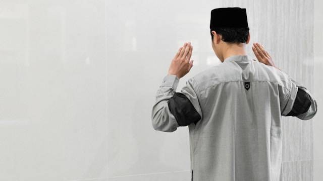 Bagaimana Cara Sholat Witir? Foto Hanya Ilustrasi. Sumber Foto: Unsplash.com/Masjid Pogung Dalangan