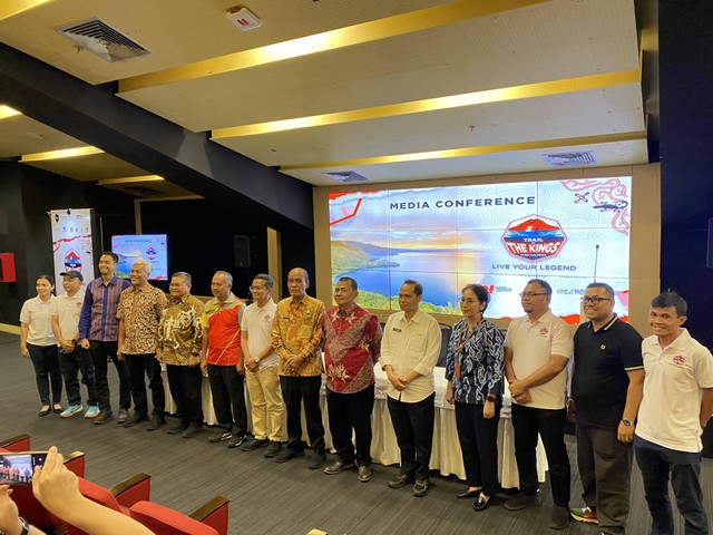 Konferensi pers Trail of The Kings Danau Toba, yang digelar di Gelora Bung Karno, Jakarta, Jumat (15/3). Foto: Dok: Badan Pelaksana Otorita Danau Toba
