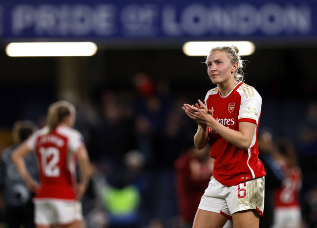 Leah Williamson dari Arsenal terlihat sedih setelah pertandingan Liga Super Wanita, Chelsea vs Arsenal - Stamford Bridge, London, Inggris, 15 Maret 2024. Foto: Reuters/Andrew Couldridge