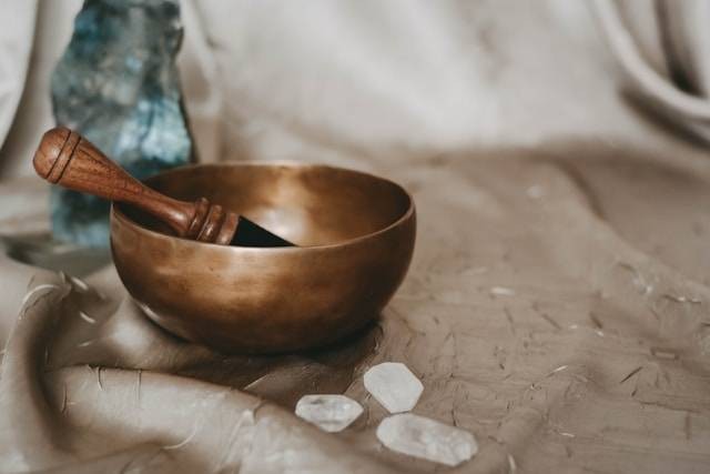 Manfaat Singing Bowl. Foto Hanya Ilustrasi. Sumber Foto: Unsplash.com/Content Pixie
