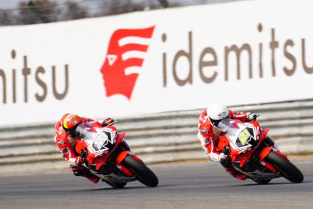 Aksi pebalap Astra Honda Racing Team (AHRT) di seri Asia Road Racing Championship (ARRC) Thailand di Sirkuit Buriram pada 16 Maret 2024. Foto: dok. AHM