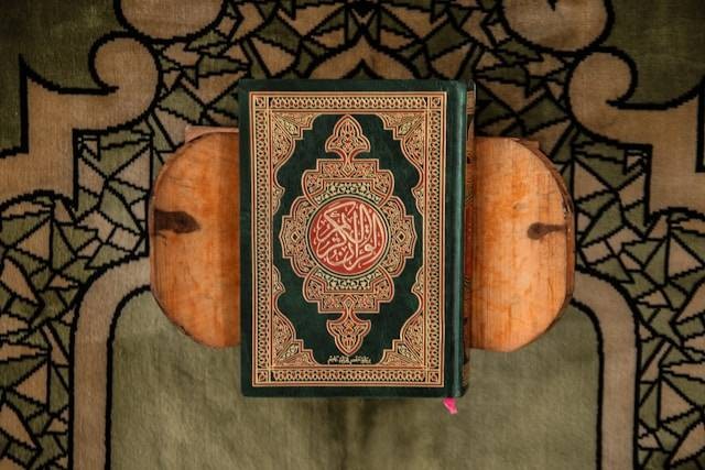 Contoh Kultum Nuzulul Quran. Foto hanya ilustrasi. Sumber foto: Unsplash/Syed