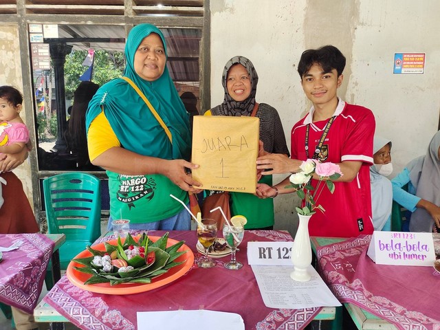 Mahasiswa KKN Universitas Ahmad Dahlan (UAD) adakan Lomba Masak Ubi Jalar di Dusun Mangiran (Dok. Istimewa)