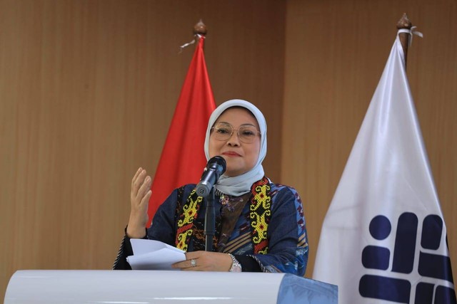 Menteri Ketenagakerjaan (Menaker) Ida Fauziyah pada acara Brainstorming Program Pelayanan Balai K3 Samarinda dan Strategi Pengendalian Bahaya di Tempat Kerja, di Samarinda, Kalimantan Timur, Sabtu (16/3/2024). Foto: Kemnaker