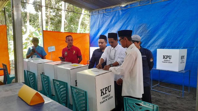 Proses pemungutan suara di TPS 1 Karangsari, Purwodadi, Purworejo. Sumber Foto: Fatkul Qorib diambil pada tanggal 14 Februari 2024