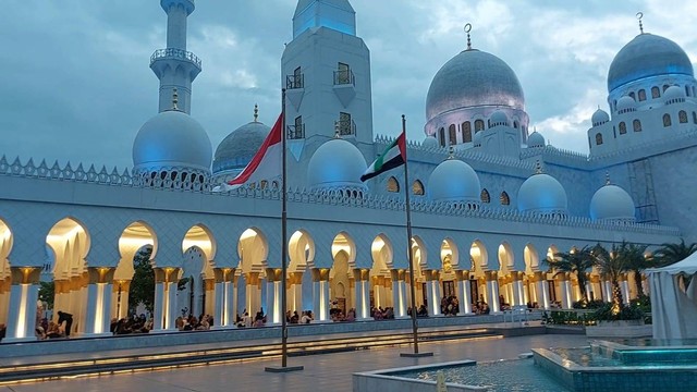 Suasana Ramadan di Masjid Al Zayed Solo. Foto: kumparan