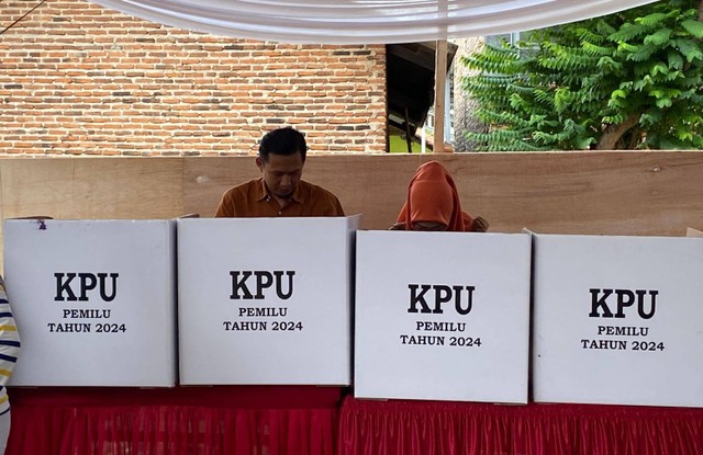 Suasana Penggunaan Hak Pilih di Tempat Pemungutan Suara (TPS) | Foto : Sinta Yuliana / Lampung Geh