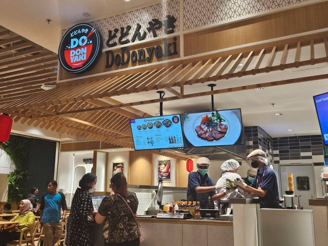 Restoran yakiniku donburi bernama Dodonyaki, membuka gerai terbarunya di area makanan Delica AEON Living World Mall Kota Wisata, Bogor, (15/3/24). Foto: Dok. Istimewa