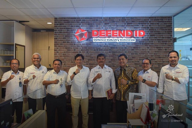 Pengangkatan Anto Mukti Putranto menjadi Komisaris Independen PT Pindah (ketiga dari kanan), Senin (18/3/2024). Foto: DEFEND ID 