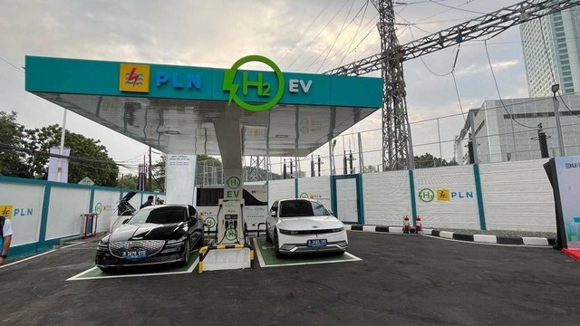 PLN resmikan SPBU Hidrogen pertama di Indonesia di kawasan PLTD Senayan, Jakarta Selatan, Rabu (21/2/2024). Foto: Fariza Rizky Ananda/kumparan