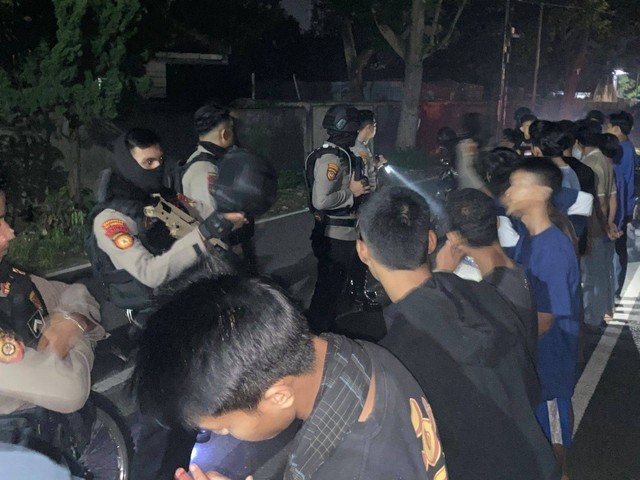 15 remaja yang diamankan polisi. | Foto: Dok Tim Patroli Perintis Polda Lampung