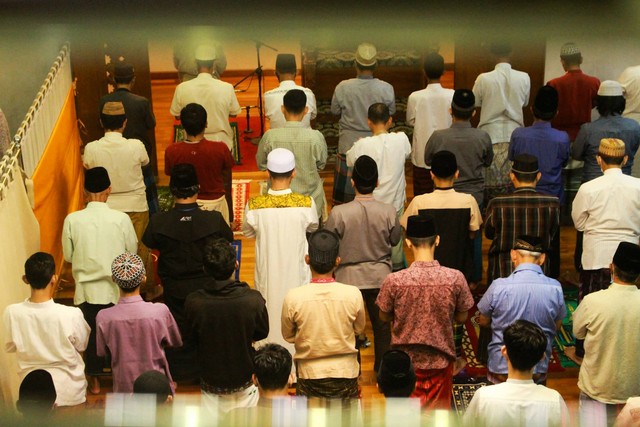 Cara ke Kampoeng Ramadhan Jogokariyan. Foto hanya ilustrasi, bukan gambar sebenarnya. Sumber: Unsplash/ Annas Arfnahri