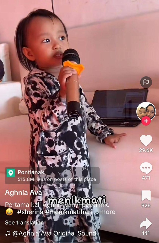 Aghnia Ava Mahisa, balita asal Pontianak yang bikin heboh karena bisa nyanyi tak buta nada. Foto: Dok. TikTok@Aghnia Ava 
