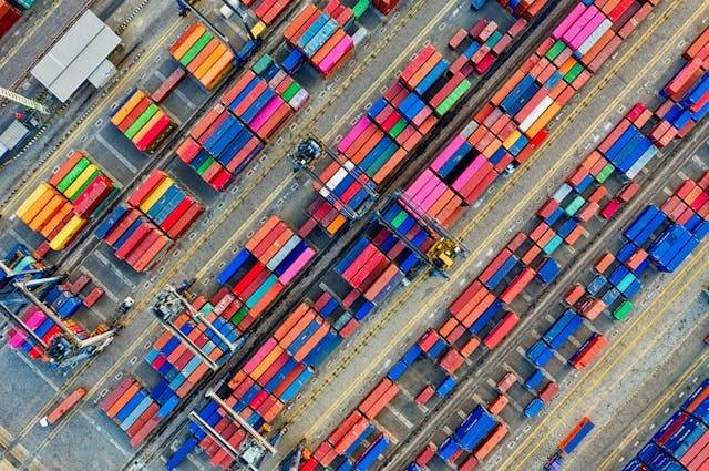 Arus barang dan jasa yang masuk dari luar negeri ke dalam negeri disebut. Sumber: pexels.com