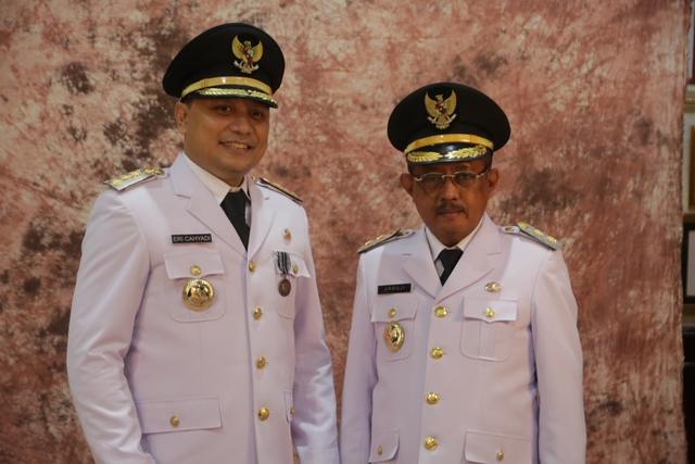 Wali Kota Surabaya Eri Cahyadi (kiri) dan Wakil Wali Kota Surabaya Armuji (kanan). Foto: Dok. Istimewa