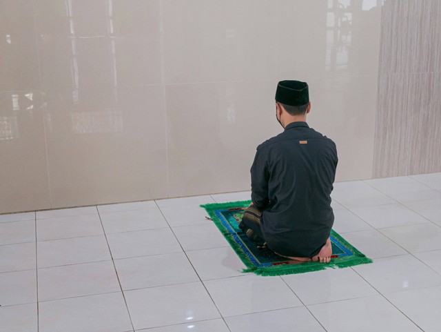 Ilustrasi Cara Sholat Itikaf yang Benar Unsplash/Masjid Pogung Dalangan.