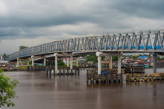 Presiden Jokowi akan resmikan Duplikat Jembatan Kapuas I besok. Sebagian ruas Jalan Tanjung Pura akan disterilkan. Foto: Rere Hutapea/Hi!Pontianak