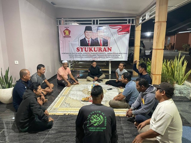 Suasana syukuran Tim pemenangan Paslon 02 Prabowo Subianto - Gibran Rakabuming Kabupaten Lamandau. (Ist)