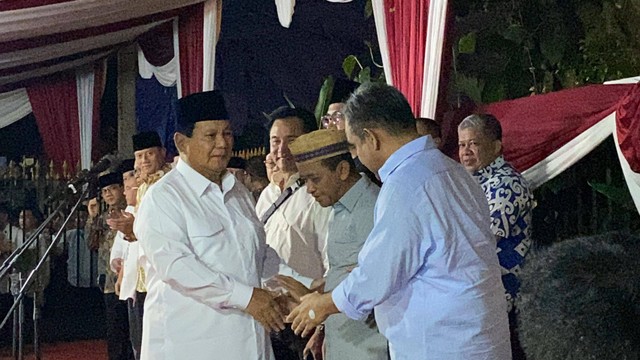 Konferensi pers capres nomor urut 02, Prabowo Subianto di kediaman pribadinya, Jl. Kertanegara IV, Jakarta Selatan, Rabu (20/3/2024). Foto: Zamachsyari/kumparan