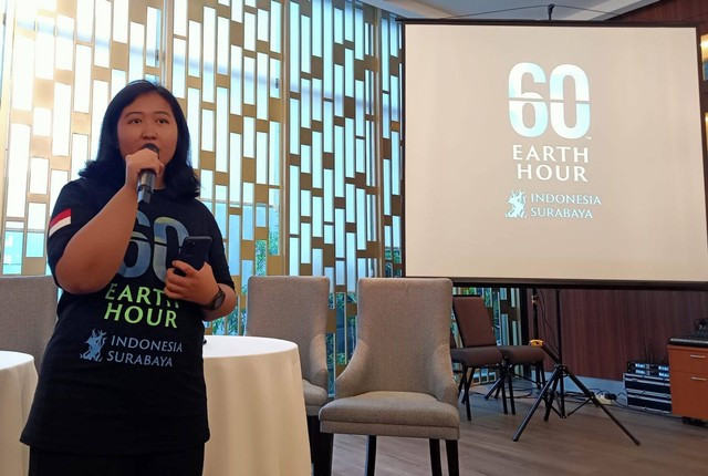 Adriani Valianda Tobing selaku Koordinator kota Earth Hour Surabaya. Foto: Masruroh/Basra
