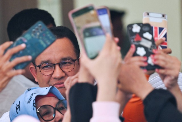 Calon presiden Indonesia Anies Baswedan mengadakan konferensi pers di Jakarta pada 21 Maret 2024, setelah KPU mengumumkan Prabowo Subianto sebagai pemenang pemilu presiden Februari 2024. Foto: Adek Berry/AFP