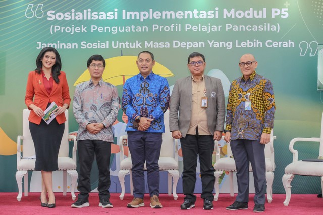 Foto bersama usai kegiatan Sosialisasi Implementasi Modul P5 (Projek Penguatan Profil Pelajar Pancasila), di Jakarta, Rabu (20/3/2024). Foto: Dok. Istimewa