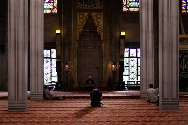 Doa Tarawih Lengkap. Foto hanya ilustrasi. Sumber foto: Unsplash/David