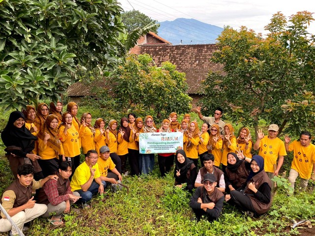 Program ASMAN TOGA PKK Dusun Krajan bersama Mahasiswa Unnes Giat 8.