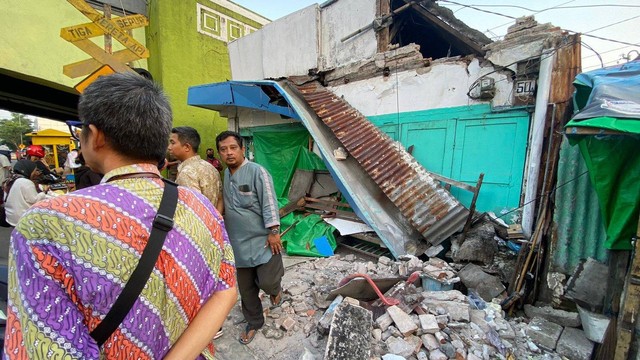 Gempa 6.5 Magnitudo di Tuban berimbas ke Surabaya, 5 bangunan alami kerusakan. Foto: Mili.id