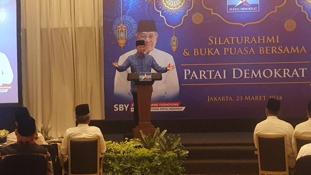 Ketum Demokrat Agus Harimurti Yudhoyono (AHY) di acara bukber dengan DPP Partai. Foto: Paulina Herasmaranindar/kumparan