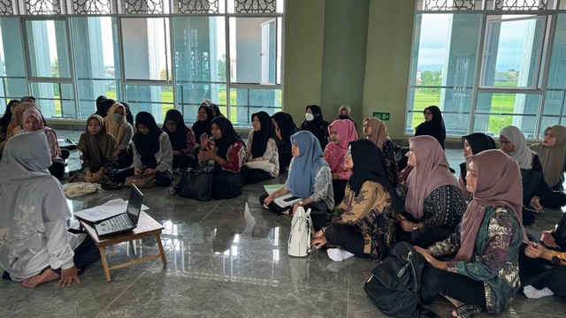 Kajian ptri yang diselenggarakan di Masjid Walidah Dahlan UNISA Yogyakarta. Foto: Rochmad Nur Hidayat/Pandangan Jogja