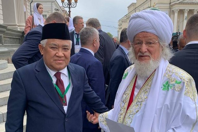Din Syamsuddin bersama Mufti Russia dan Presiden Republik Tatarstan Federasi Russia, Rustam Minikhanov yang beragama Islam. Foto: Dok. Istimewa