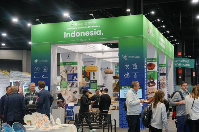 Suasana Pameran The Inspired Home Show (IHS) 2024 yang digelar pada 17–19 Maret 2024 di McCormick Place, Chicago, Amerika Serikat. Dok. Kemendag. 