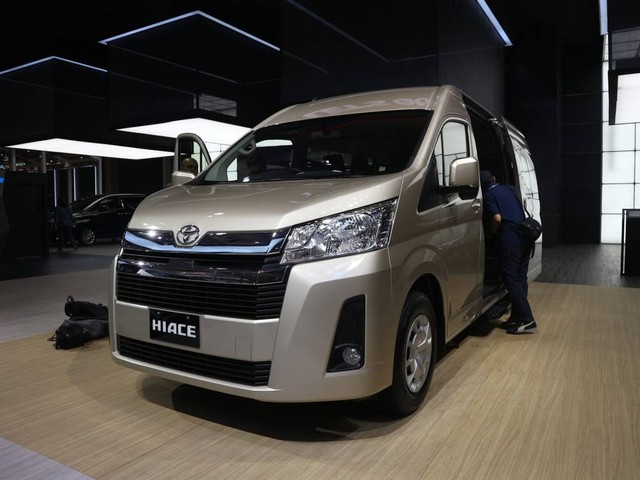 Toyota HiAce Premio buat pasar Indonesia. Foto: Ghulam Muhammad Nayazri / kumparanOTO