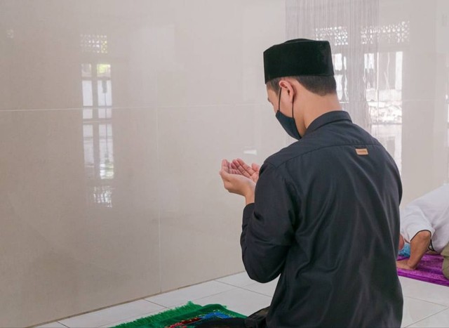 Ilustrasi Takdir yang Berkaitan dengan Ikhtiar Manusia adalah Takdir Mu'allaq Sumber Unsplash/Masjid Pogung Dalangan