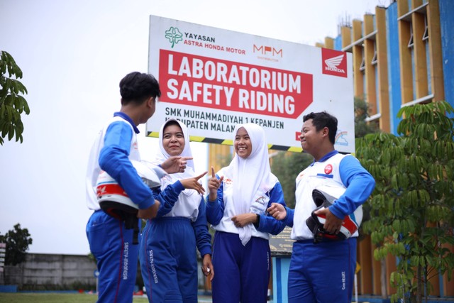 Komitmen Sinergi Bagi Negeri dari Yayasan Astra Honda Motor salah satunya diwujudkan dengan fasilitas Safety Riding Lab Astra Honda terletak di SMK Muhammadiyah 1 Kepanjen, Malang. Foto: dok. AHM