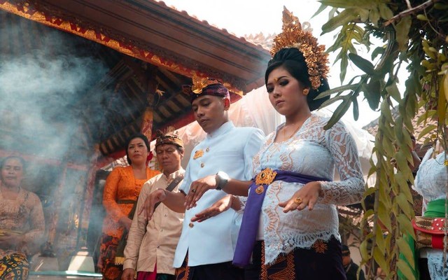 Ilustrasi ritual keagamaan di Bali. Sumber: Brian photograpy/pexels.com