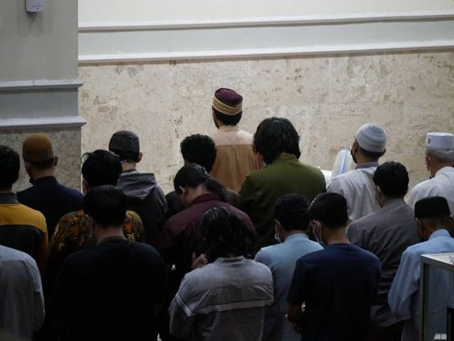 Ilustrasi bacaan dan tata cara tarawih secara berjemaah. Foto: Unsplash/Masjid Pogung Raya