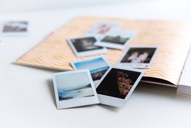 Ide Kreasi Scrapbook untuk Mengenang Momen Liburan. Foto Hanya Ilustrasi. Sumber Foto: Unsplash.com/Rirri