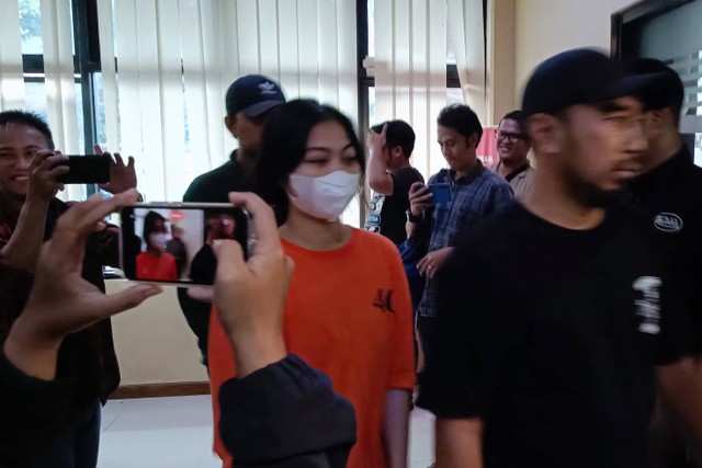 Polres Metro Jakarta Selatan mengungkap kasus penipuan tiket konser Coldplay di Indonesia, Selasa (26/3) Foto: Thomas Bosco/kumparan