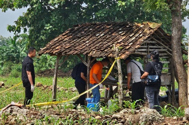 Seorang pria bernama Sobikhul Alim (20) ditemukan tewas di tengah sawah milik warga di Desa Wotan, Kecamatan Panceng Kabupaten Gresik, Selasa (26/3/2024) dok. Polres Gresik Foto: Dok. Polres Gresik