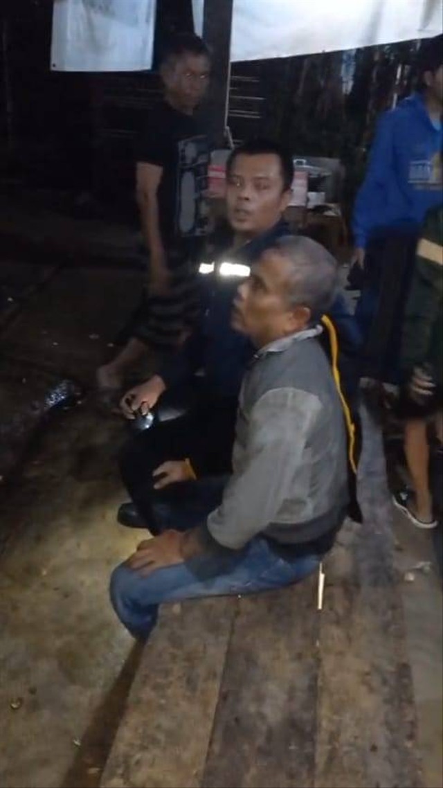 Salah seorang tahanan Kabur saat sidang di Cianjur ditangkap. Foto: kumparan