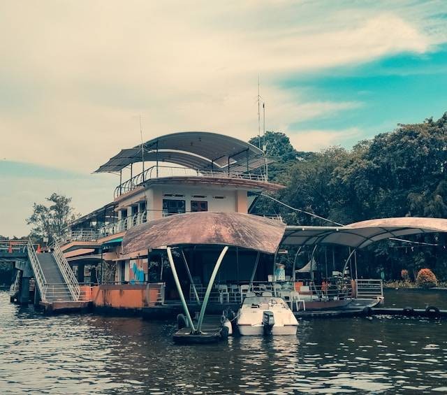 Tempat wisata dekat Hotel Eastparc Yogyakarta. Sumber: Unsplash/Pranawa Capture