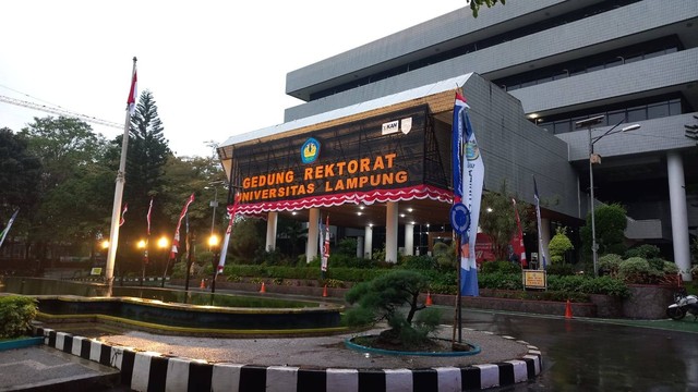 Gedung Rektorat Universitas Lampung. | Foto:Sinta Yuliana/Lampung Geh